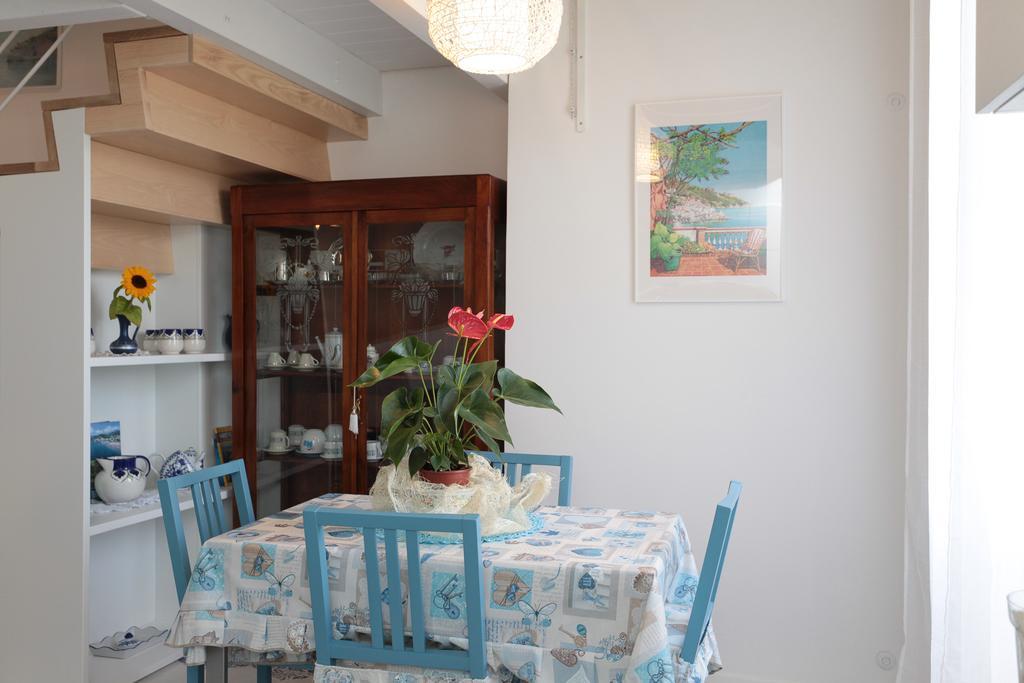 Desy'S House Vila Minori Exterior foto